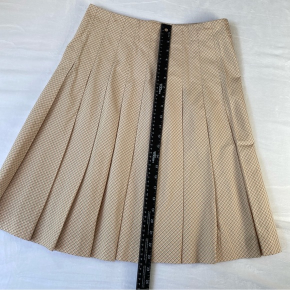 Theory Pleated Skirt Checkered Print 6 Tan - Picture 9 of 11